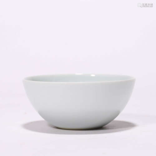 A Chinese Porcelain White-Glazed Cup Marked Yong Zheng