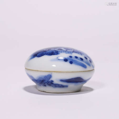 A Chinese Porcelain Blue and White Box and Cover