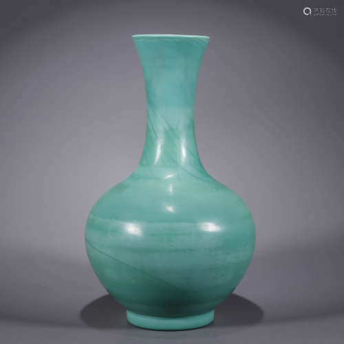 A  Chinese Glass Vase Marked Qian Long