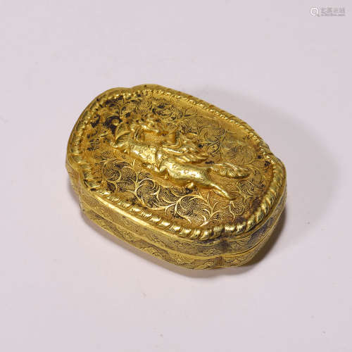 A Chinese Gold Powder Box and Cover