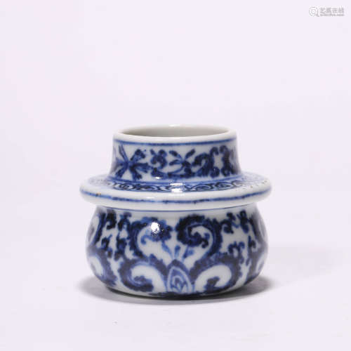 A Chinese Porcelain Blue and White Floral Jar Marked Yong Le