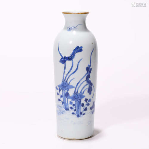 A Chinese Porcelain Blue and White Vase Marked Shun Zhi