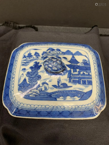 Blue and white porcelain cover