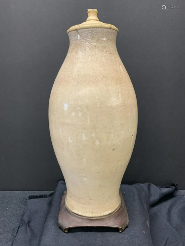 Vase with a base