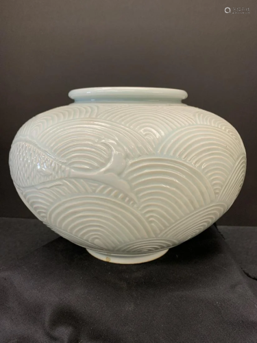 Korean Jar with pattern