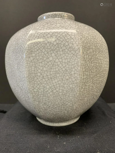 Crackle vase