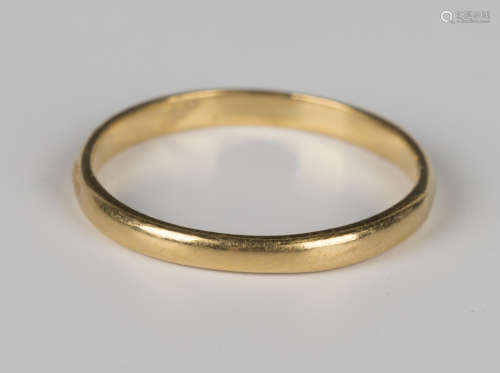 A 22ct gold plain wedding ring, London 1959, weight 2.4g, ri...