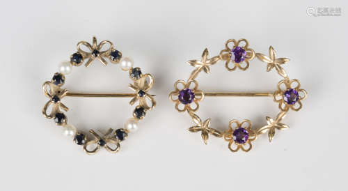 A gold, sapphire and cultured pearl brooch in a circular des...