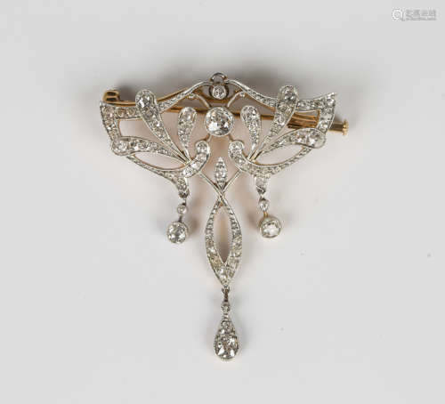A gold backed and platinum fronted diamond brooch, circa 191...