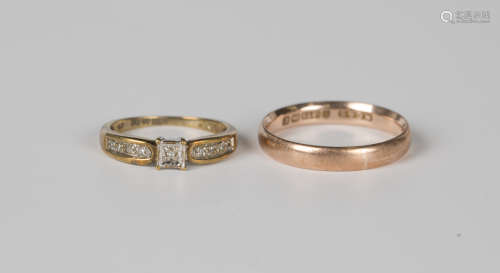 A 9ct gold and diamond ring, mounted with a circular cut dia...
