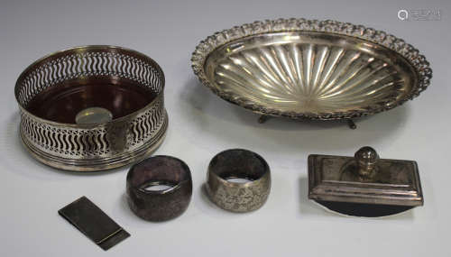 A small group of silver items, comprising a Continental .835...