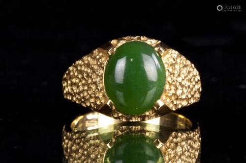 14K GOLD AND CHINESE GREEN JADE RING