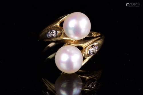 14K GOLD RING WITH TWO PEARLS