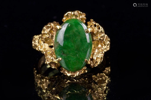 14K GOLD AND BURMESE JADE RING