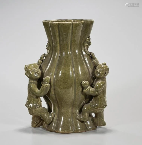 UNUSUAL CHINESE GREEN GLAZED PORCELAIN VASE