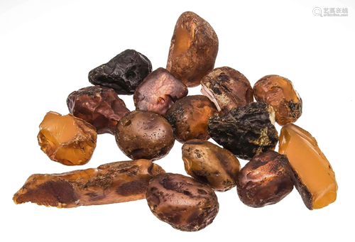 Mixed lot 38 amber chunks, 114