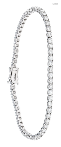 Brilliant-cut diamond bracelet