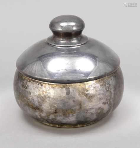 Round lidded box, Argentina, 2