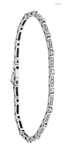 Brilliant-cut diamond bracelet