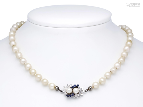 Pearl necklace with clasp WG 7