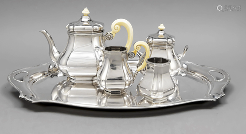 Three-piece tea centerpiece an