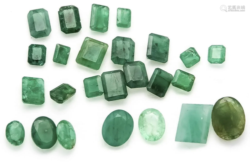 mixed lot of emeralds, togethe