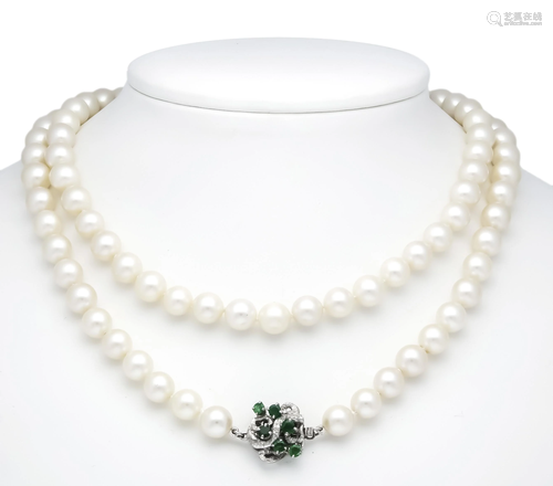 Pearl emerald necklace with bo