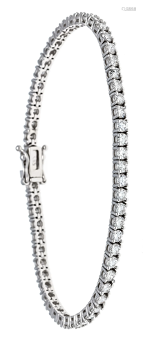 Brilliant-cut diamond bracelet