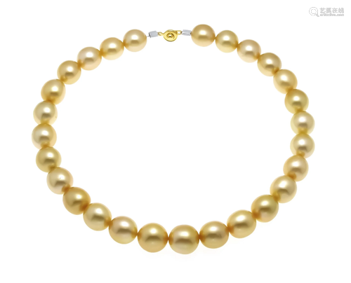 South Sea pearl strand with 27