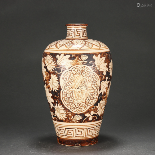A Jizhou-type Vase Meiping Song Dynasty