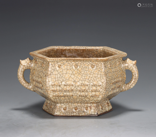 A Ge-ware Censer with Double Handles Qing Dynasty