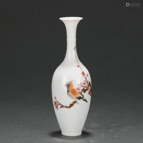 A Famille Rose Floral and Bird Long-neck Vase Qing