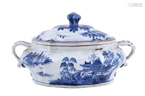 A Chinese blue and white tureen and cover