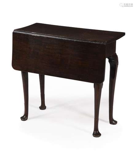 An Irish George III oak single-drop leaf table