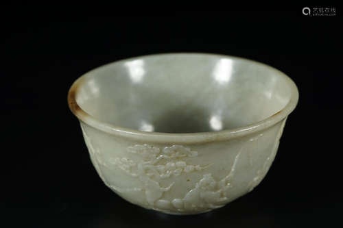 A Hetian jade bowl