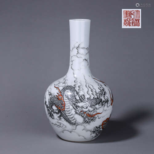 An ink colored dragon porcelain tianqiuping