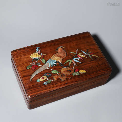 A raden-inlaid bird and flower fragrant rosewood box