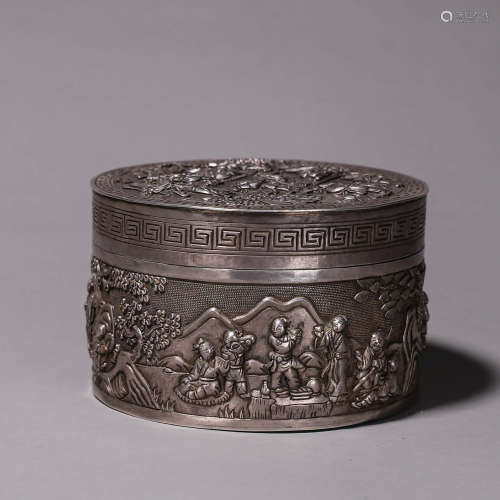 A figure patterned silver powder box