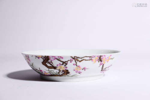 A Famille Rose Floral Dish