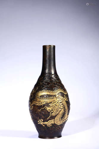 A Golden Painted Enamel Dragon Vase