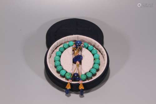 Turquoise Handheld Bracelet with Eighteen Beads