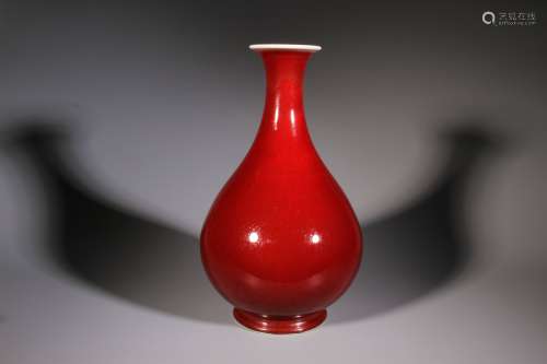 Ji-Red Glazed Pear-shaped Vase
