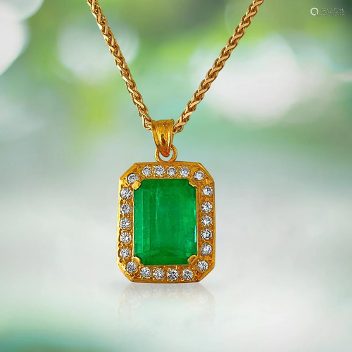 19.00ct Emerald And Diamond Pendant Necklace.