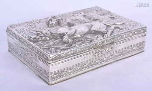 A CHARMING EARLY 20TH CENTURY CONTINENTAL SILVER BOX