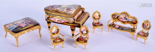 A RARE SUITE OF EARLY 20TH CENTURY SWISS ENAMELLED GILT