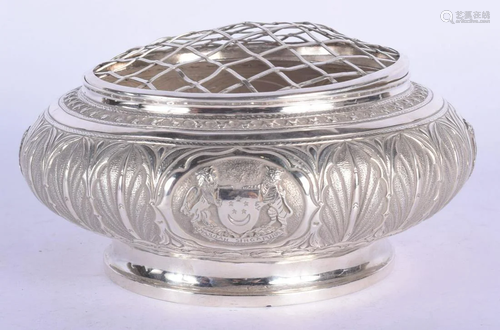 A VINTAGE MIDDLE EASTERN SILVER BOWL. 254 grams. 19 cm