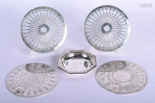 A PAIR OF 1940S SILVER MOUNTED GLASS COASTERS together