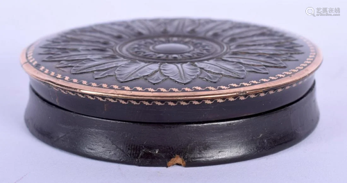 AN EARLY 19TH CENTURY GOLD INLAID CARVED TORTOISESHELL