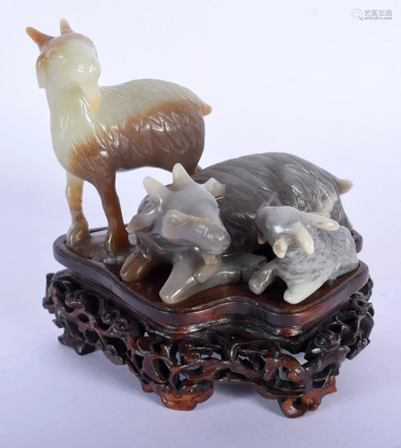 A FINE EARLY 20TH CENTURY CHINESE CARVED THREE COLOUR