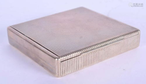 AN ART DECO SILVER BOX in the manner of Cartier. 155